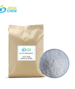 25kg neutral packaged EGDS Glycol Distearate, with White flake EGDS Glycol Distearate placed in a small bowl beside it